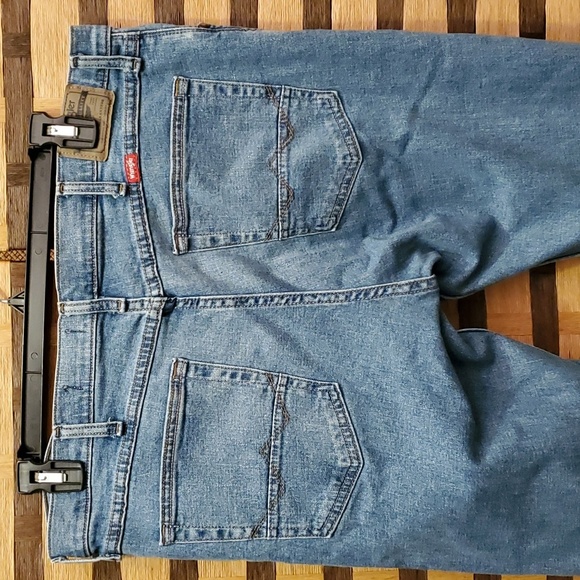 Wrangler 36/30 straight slim fit - Picture 1 of 10